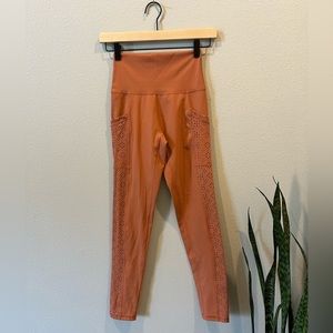 EUC aerie High Rise Leggings with Cutout